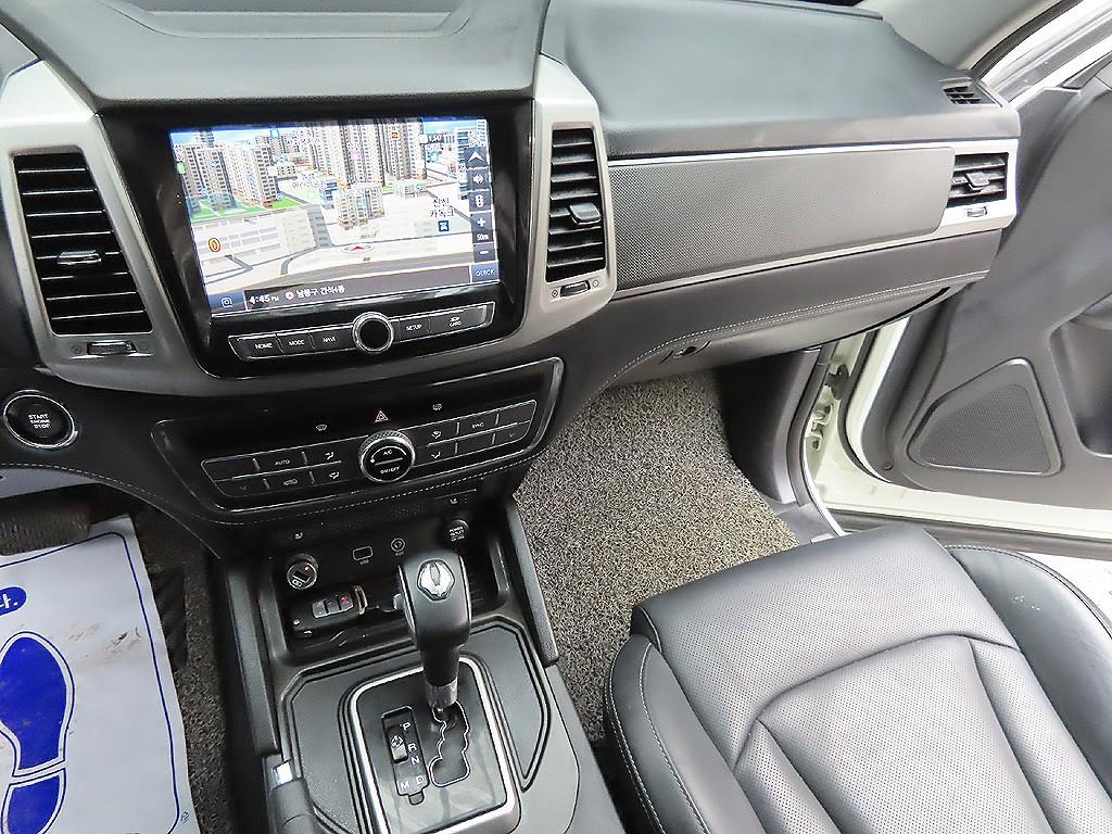 Ssangyong Rexton 2019 Blanco - Importación desde Corea - HF Imports Iquique - Foto 7