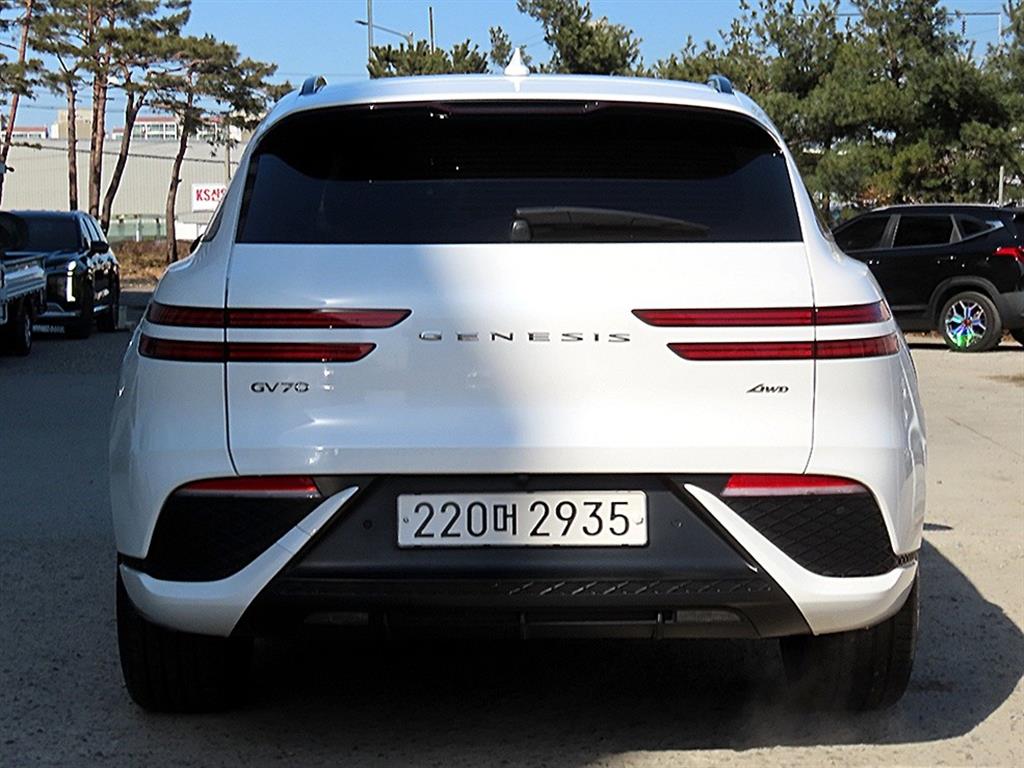 Genesis GV70 - Vista 4