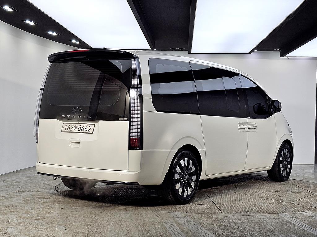 HYUNDAI Staria - Vista 4