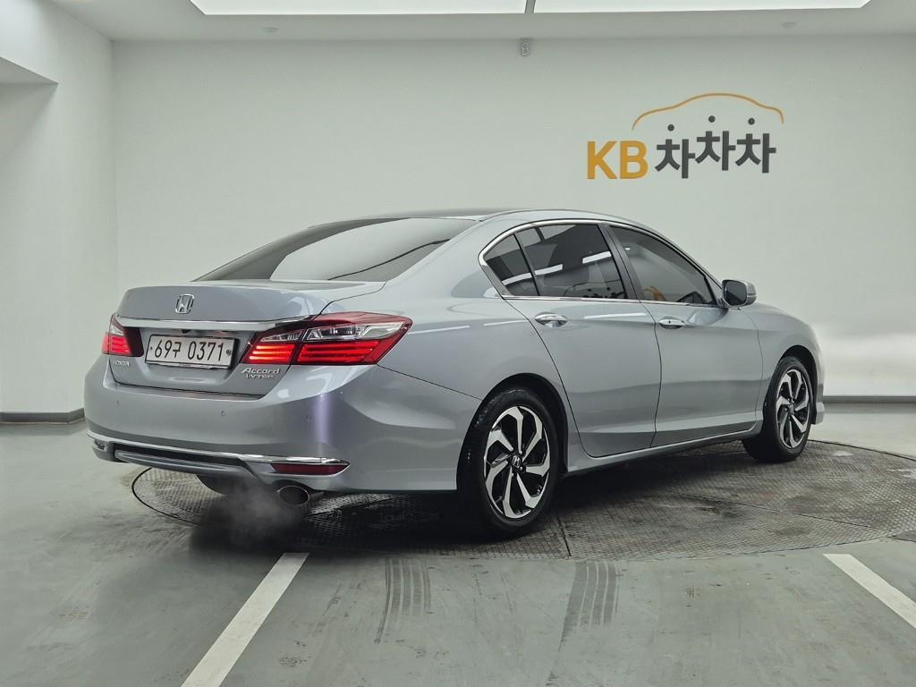 Honda Accord - Vista 4