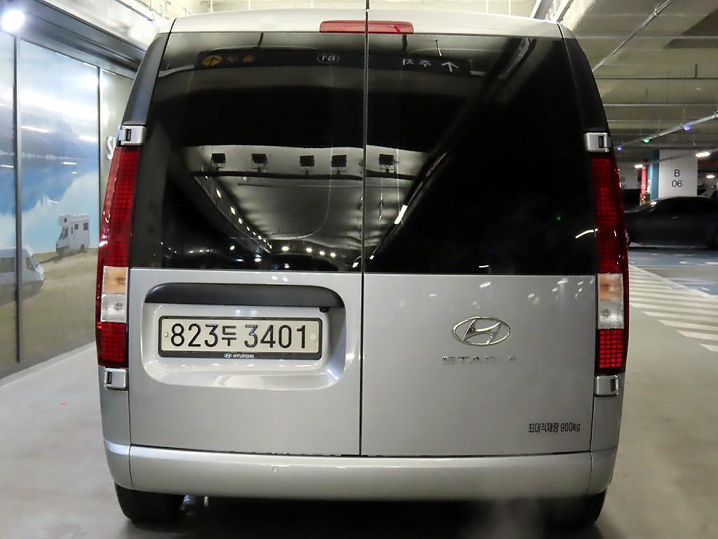 HYUNDAI Staria - Vista 5
