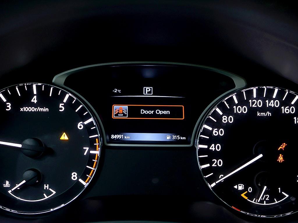 Nissan Altima - Vista 11