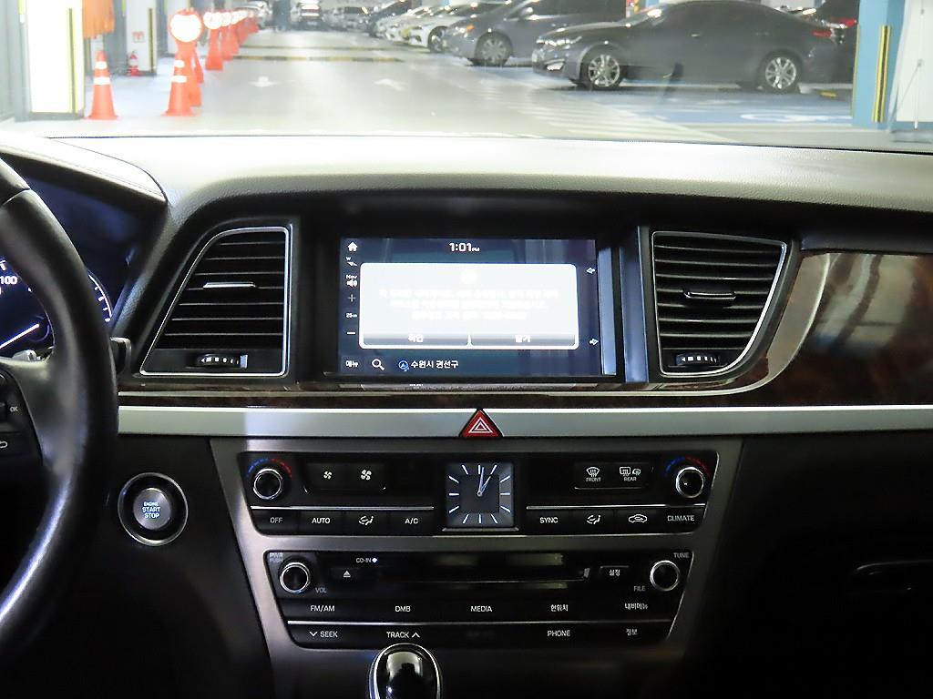 HYUNDAI Genesis - Vista 11