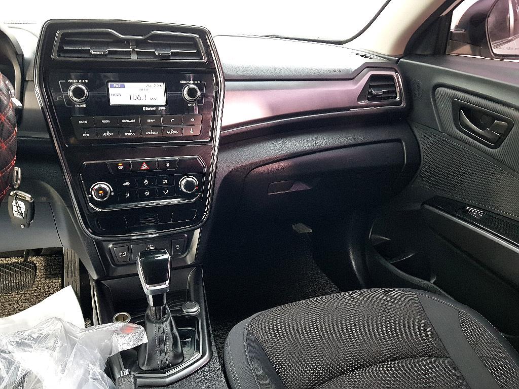 Ssangyong Tivoli - Vista 10