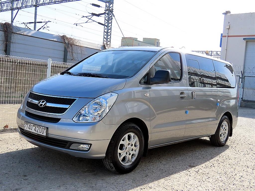 HYUNDAI Starex - Vista 2