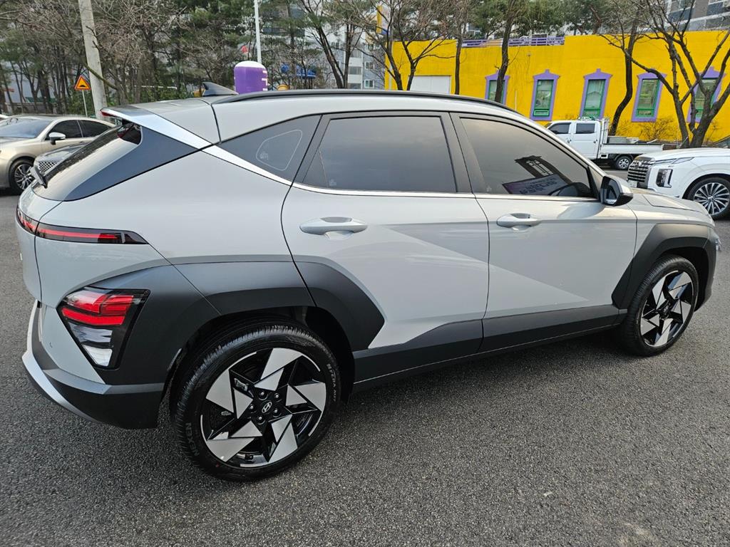 HYUNDAI Kona - Vista 5