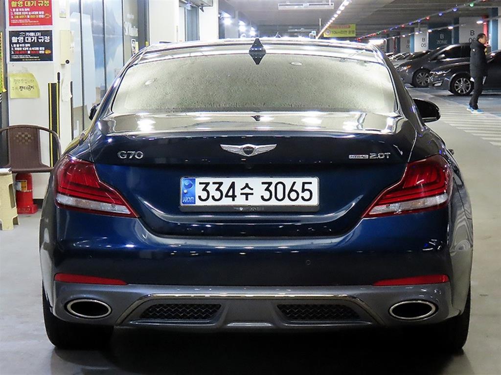 Genesis G70 - Vista 5