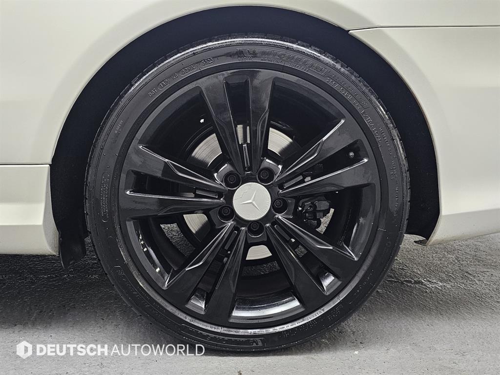 Mercedes Benz E class - Vista 5