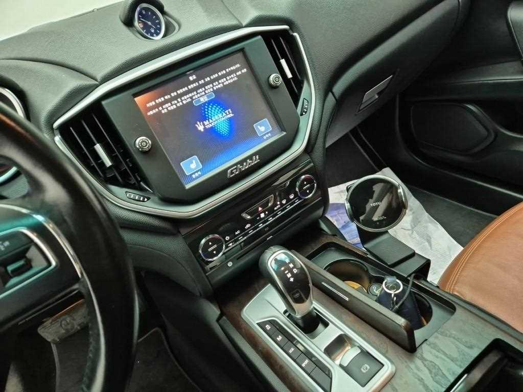 Maserati Ghibli - Vista 10