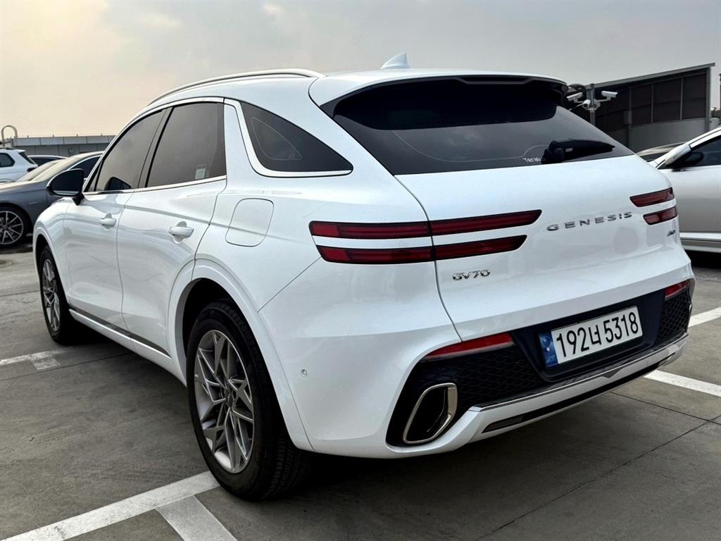 Genesis GV70 - Vista 4