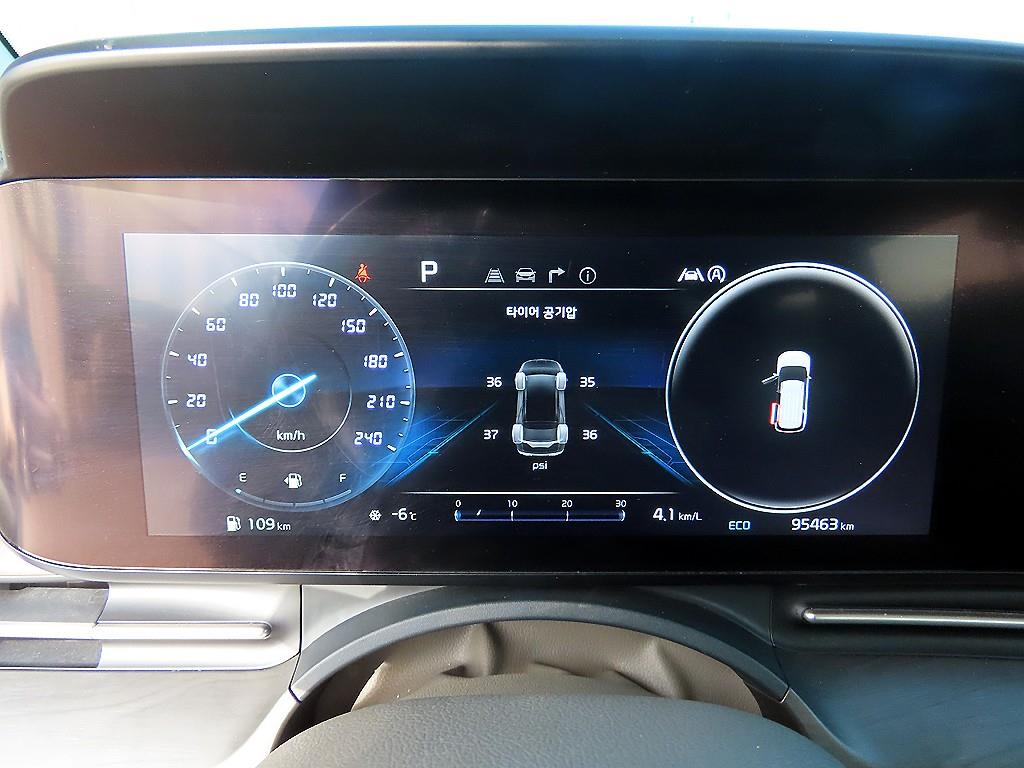 KIA Carnival - Vista 10