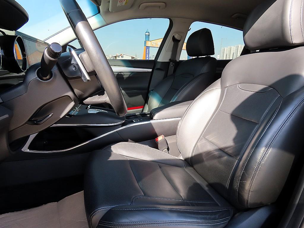 HYUNDAI Grandeur - Vista 5