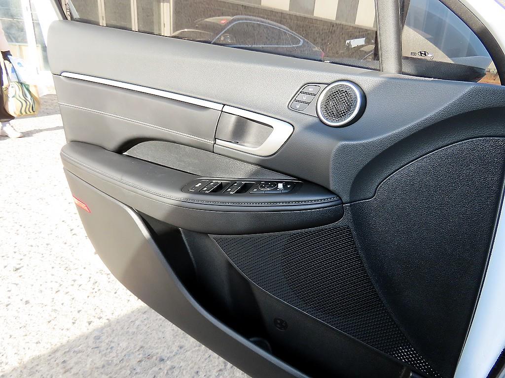 HYUNDAI Sonata - Vista 12