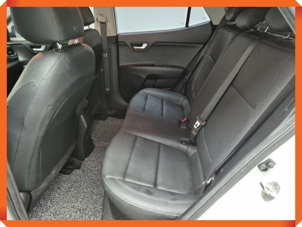 KIA Stonic - Vista 10