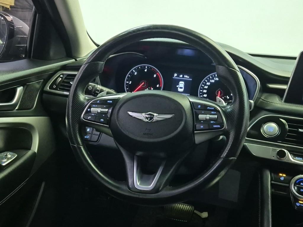 Genesis G70 - Vista 9