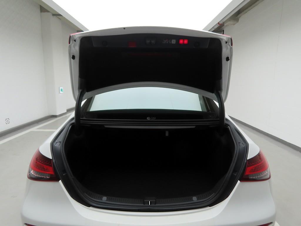 Mercedes Benz E class - Vista 5