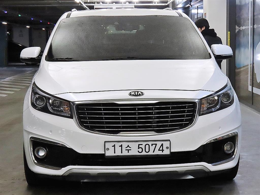 KIA Carnival - Vista 2