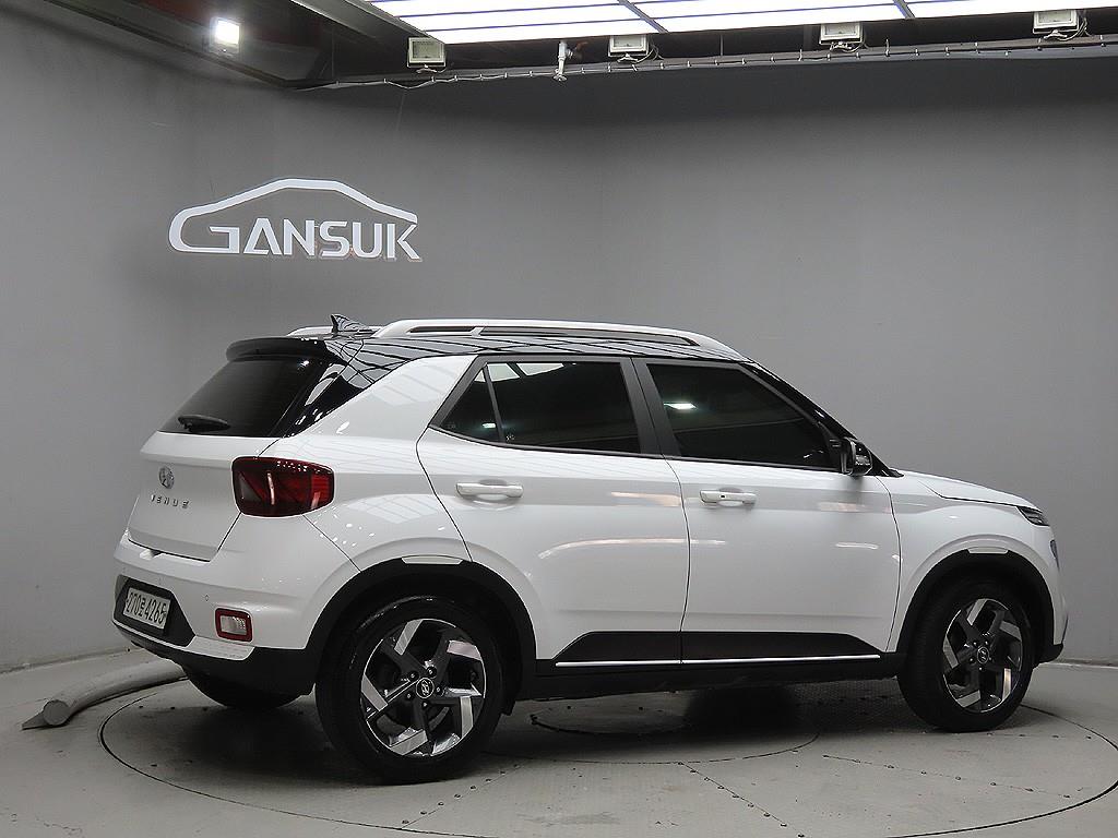 HYUNDAI Venue - Vista 7