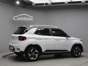 HYUNDAI Venue - Vista 8