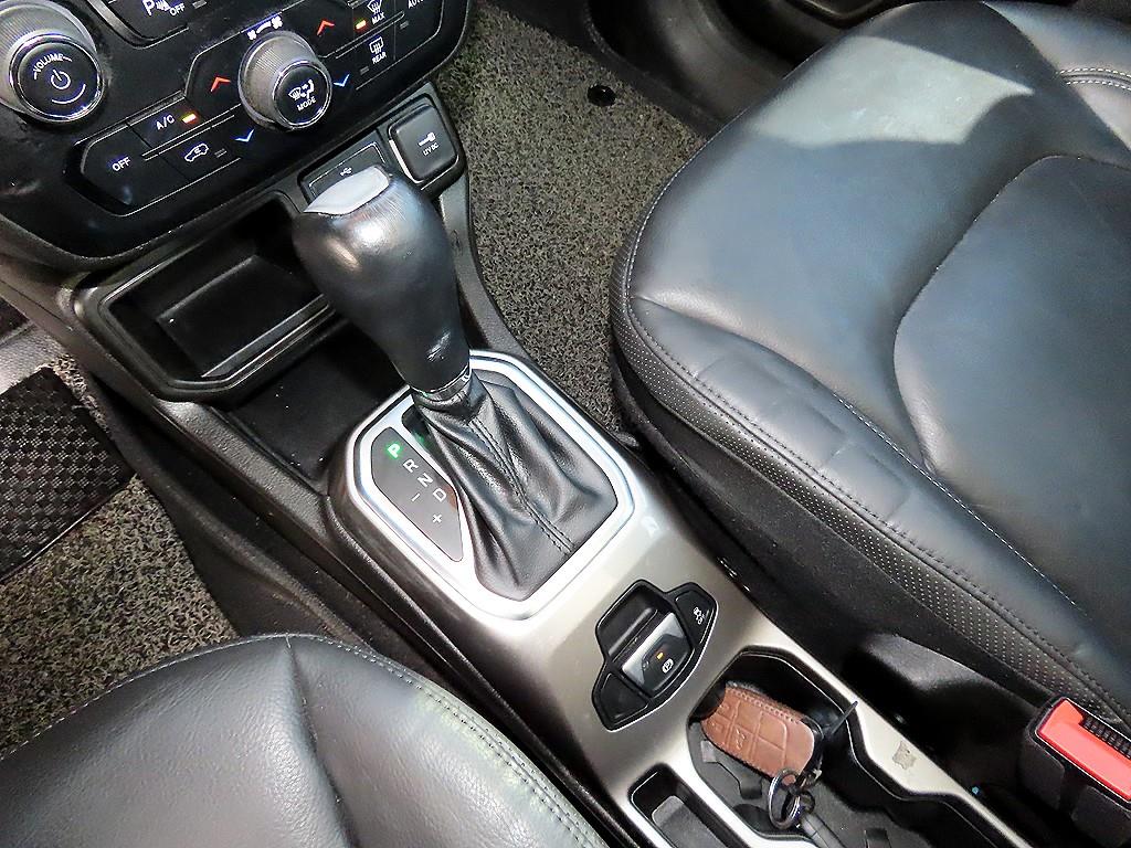 Jeep Renegade - Vista 10