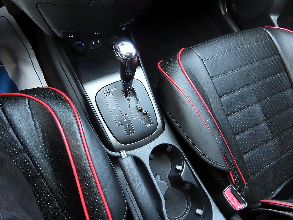 HYUNDAI i30 - Vista 10