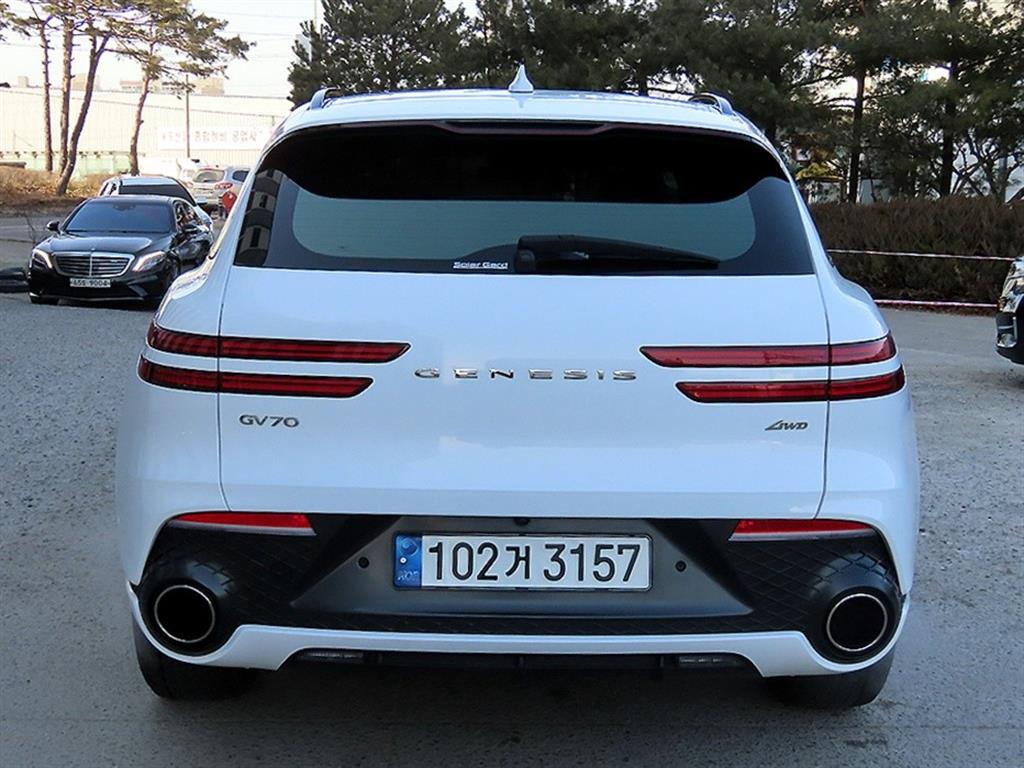 Genesis GV70 - Vista 4