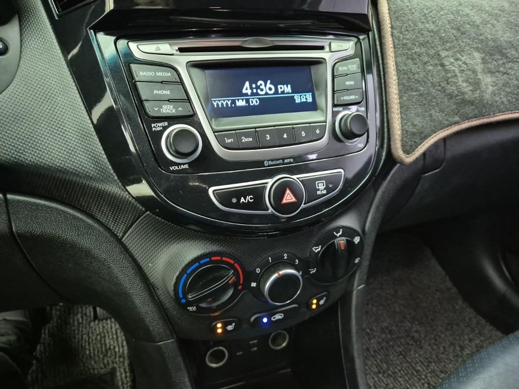 HYUNDAI Accent - Vista 10