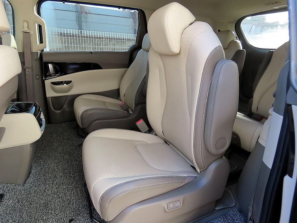 KIA Carnival - Vista 6