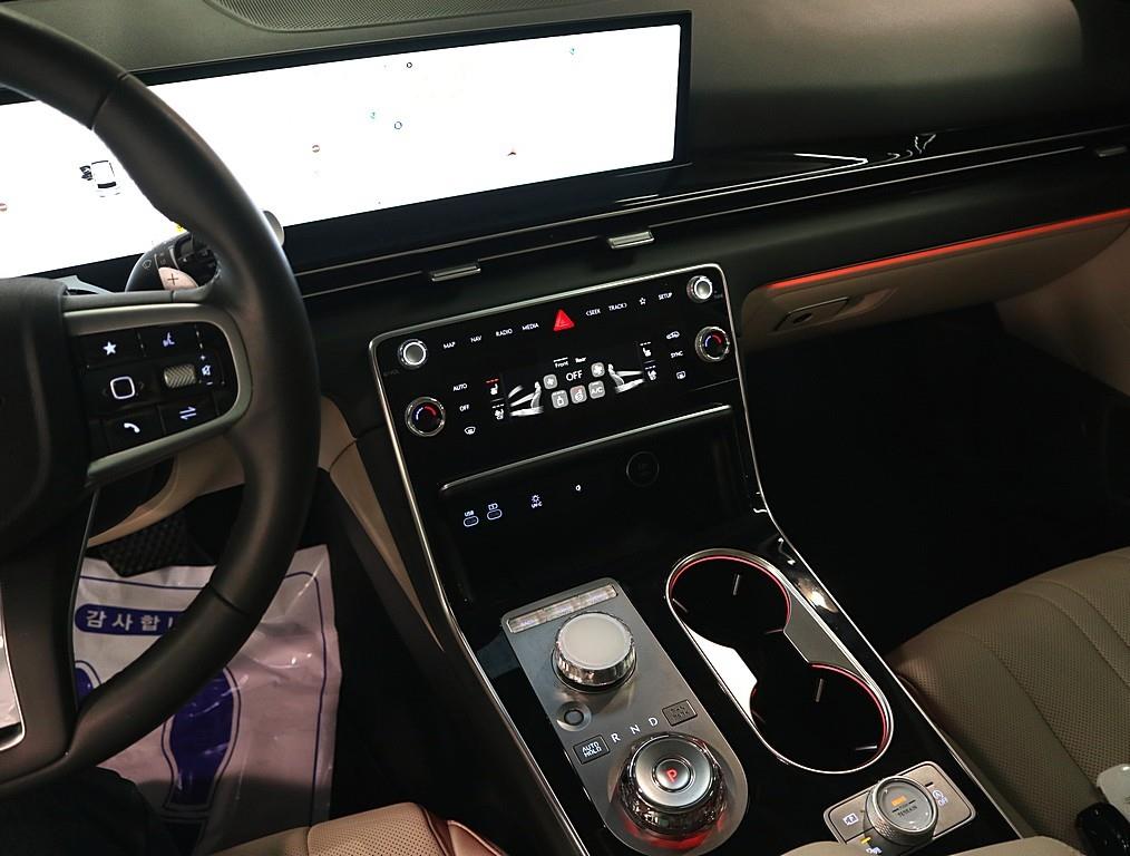 Genesis GV80 - Vista 11