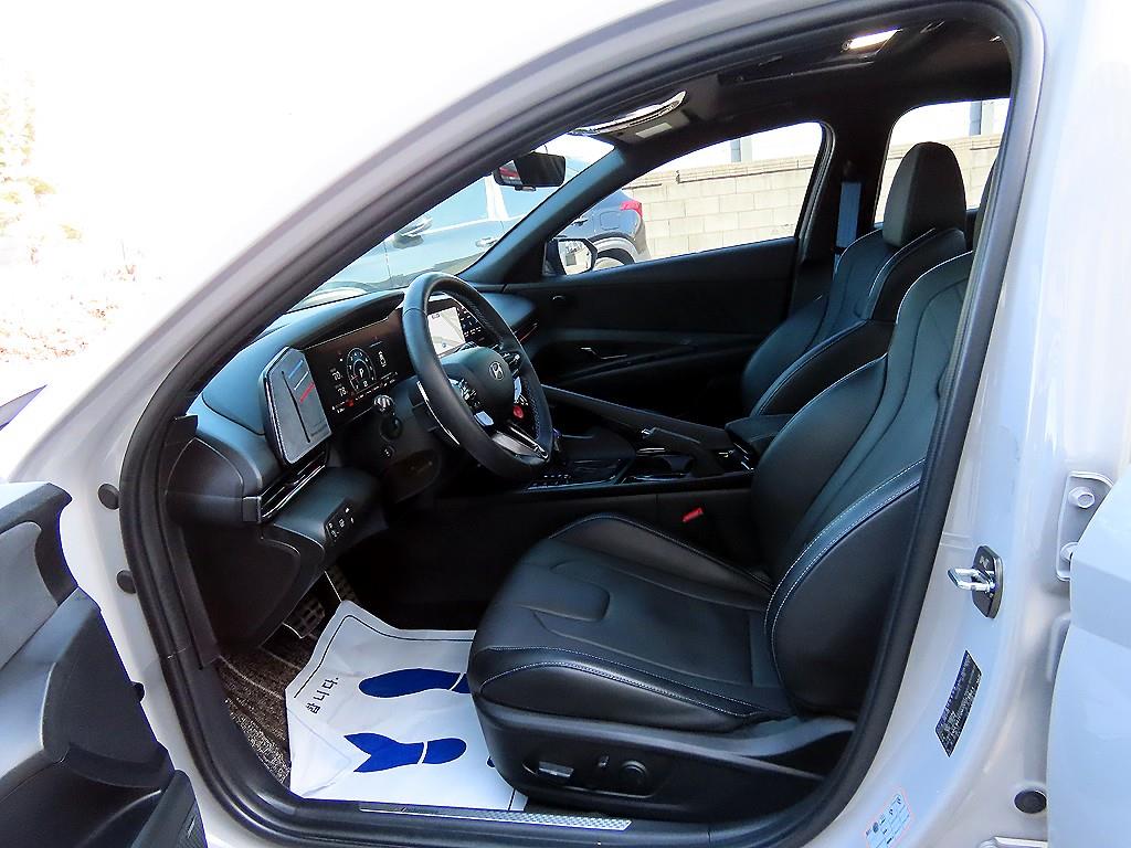 HYUNDAI Avante - Vista 5