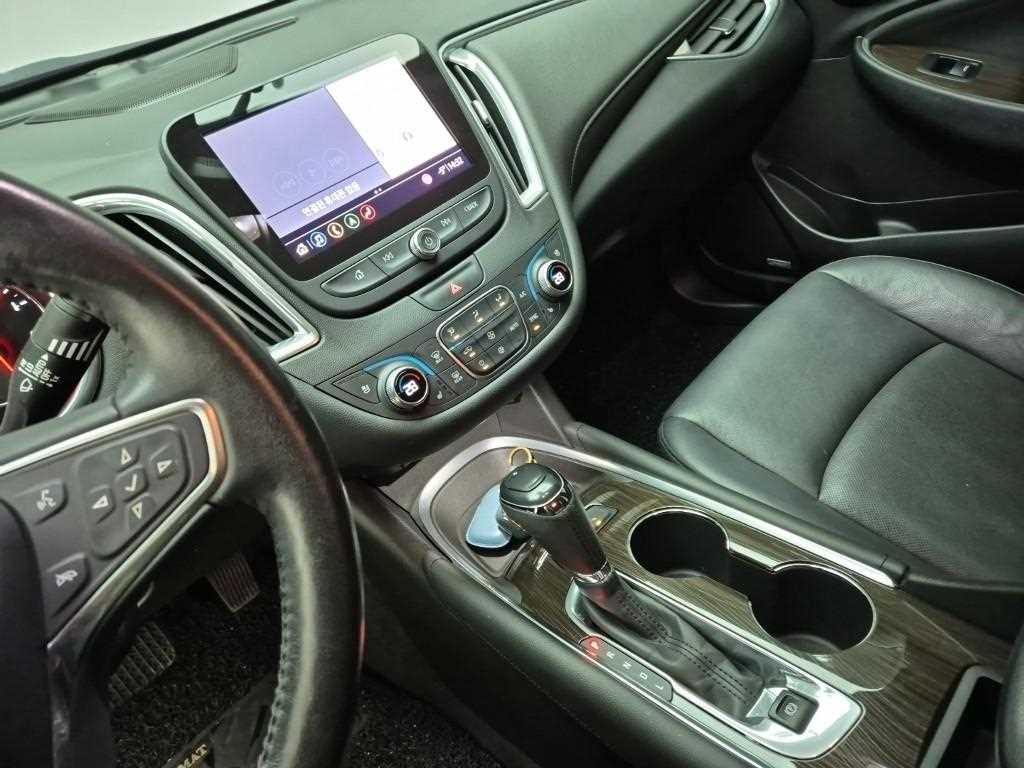 Chevrolet Malibu - Vista 10