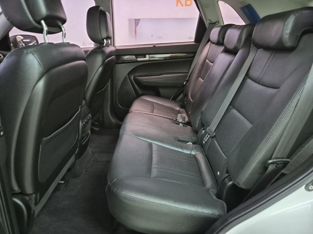 KIA Sorento - Vista 12