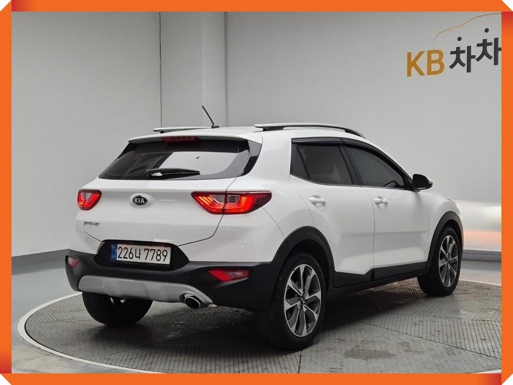 KIA Stonic - Vista 5