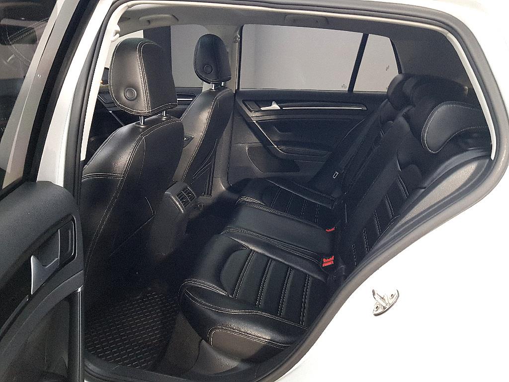 Volkswagen Golf - Vista 9