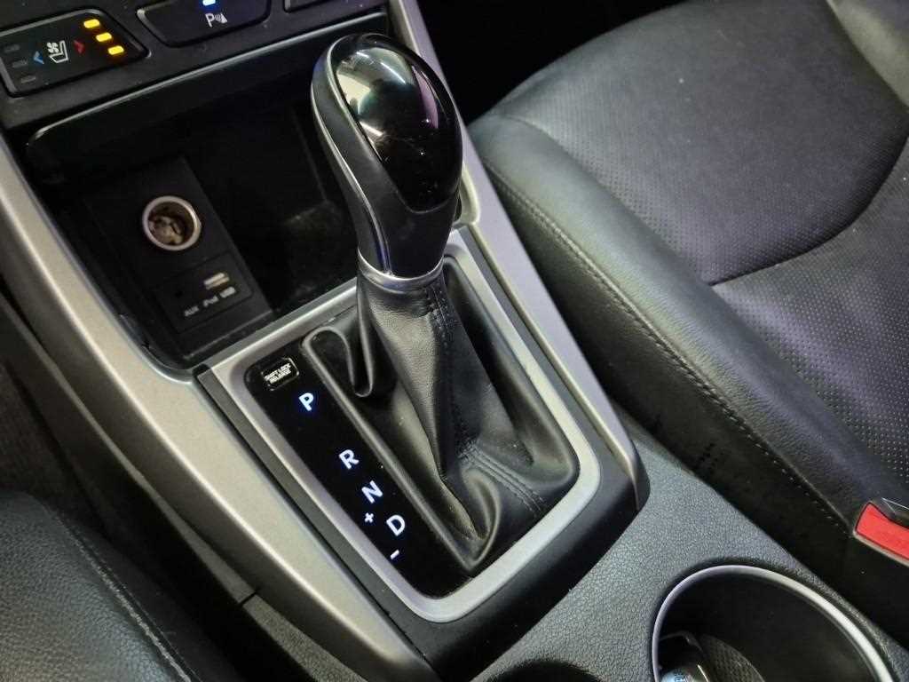 HYUNDAI Avante - Vista 8