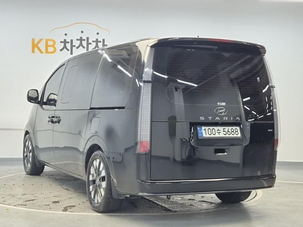 HYUNDAI Staria - Vista 2