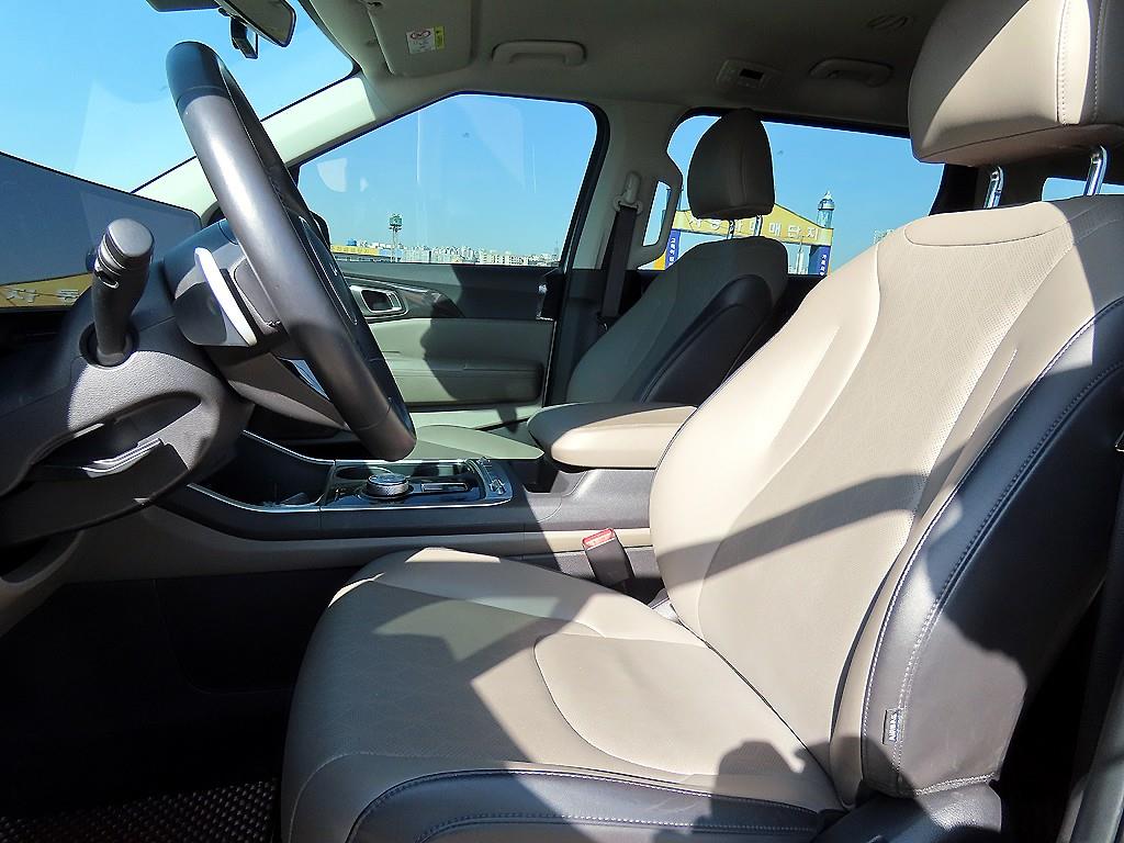 KIA Carnival - Vista 5