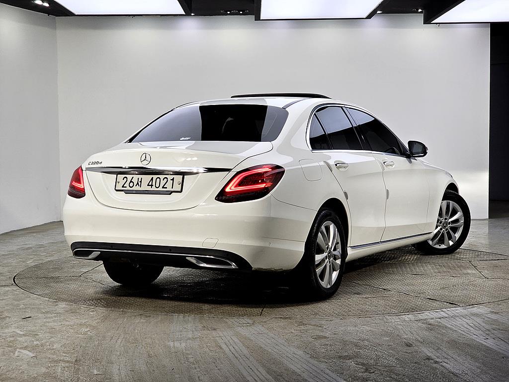 Mercedes Benz C Class - Vista 4