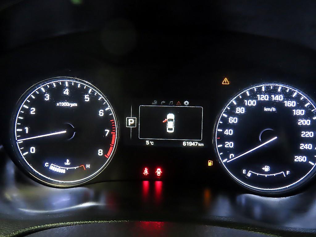 HYUNDAI Genesis - Vista 9