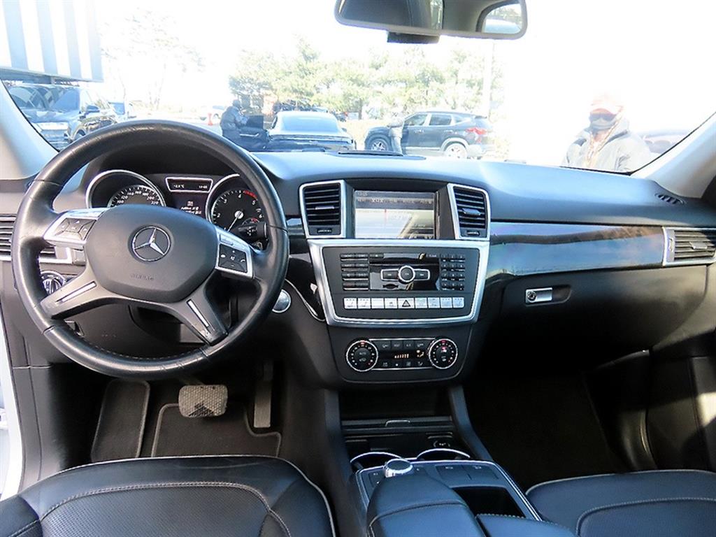 Mercedes Benz M Class - Vista 7