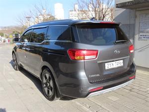 KIA Carnival - Vista 8
