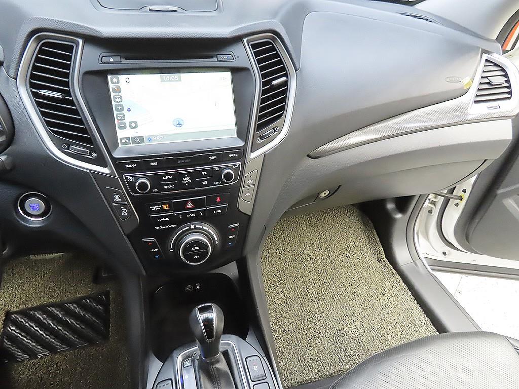 HYUNDAI Santa Fe 2018 Blanco - Importación desde Corea - HF Imports Iquique - Foto 7