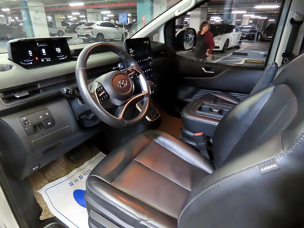 HYUNDAI Staria - Vista 10