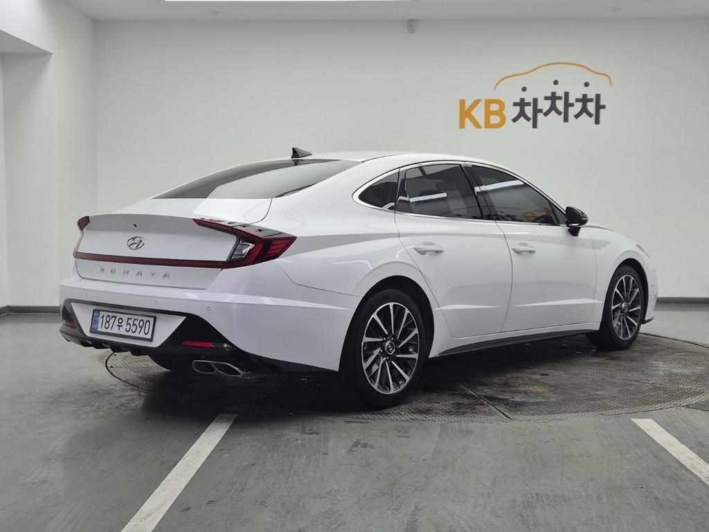 HYUNDAI Sonata - Vista 4