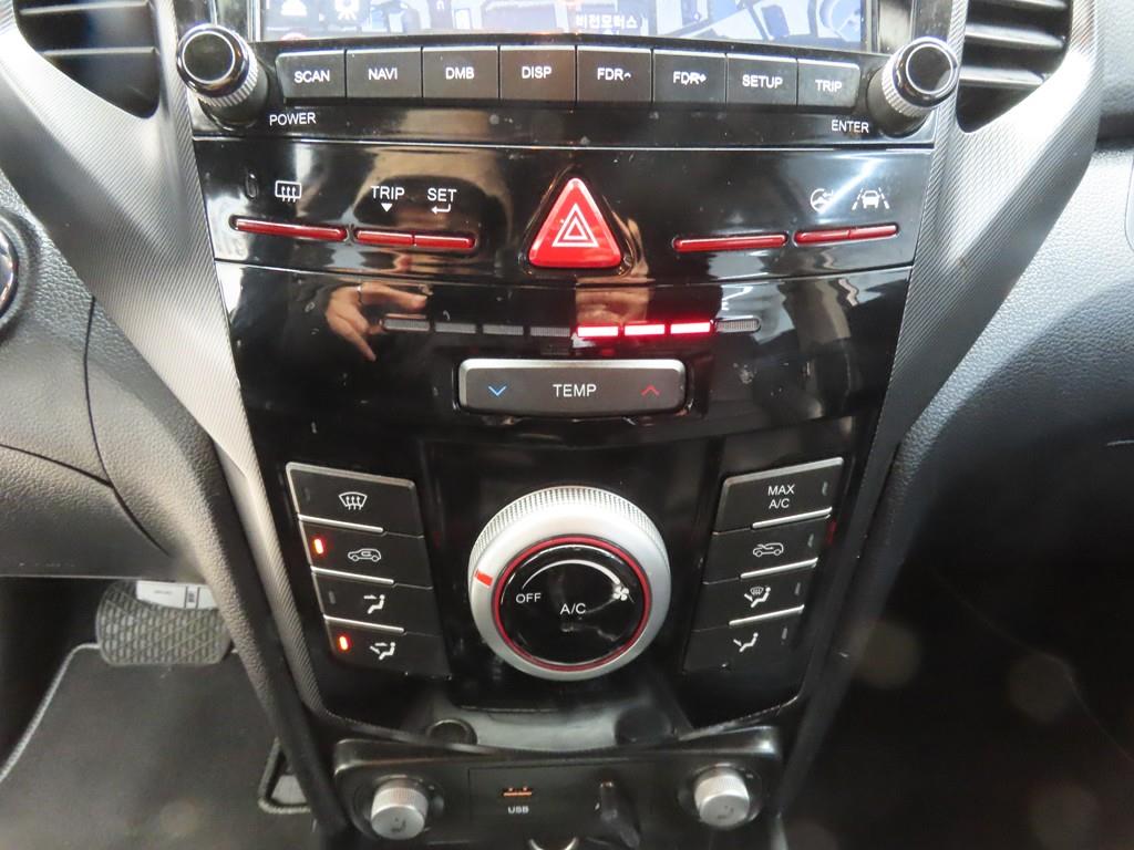 Ssangyong Tivoli - Vista 12