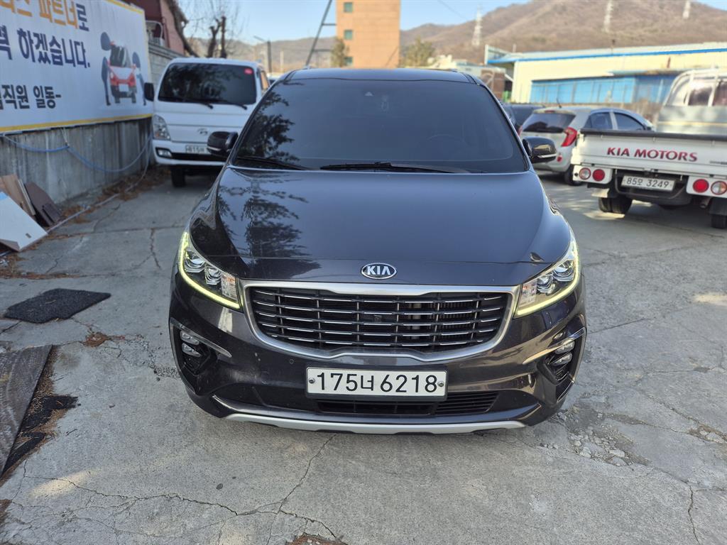 KIA Carnival - Vista 2