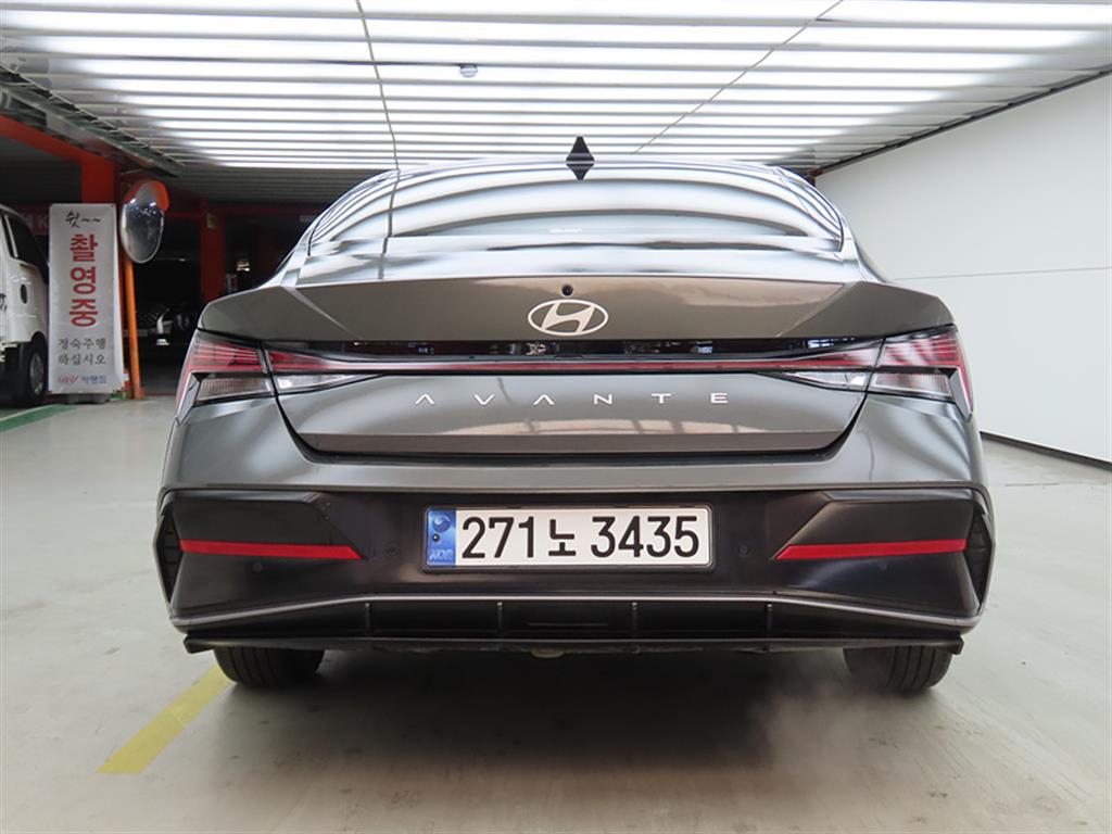 HYUNDAI Avante - Vista 3