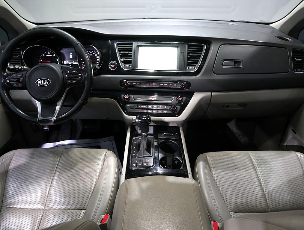 KIA Carnival - Vista 5