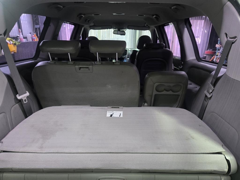 KIA Carnival - Vista 11