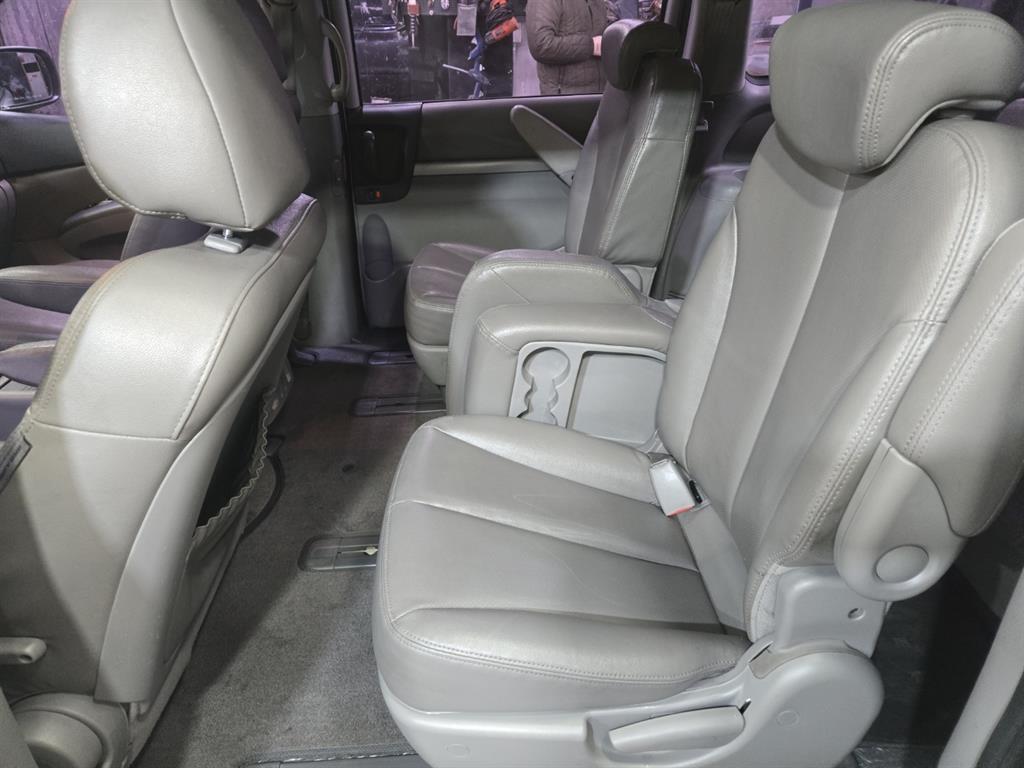 KIA Carnival - Vista 6